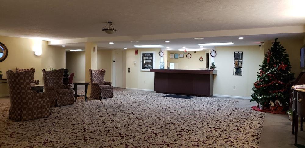 Econo Lodge Inn & Suites Ґротон Екстер'єр фото