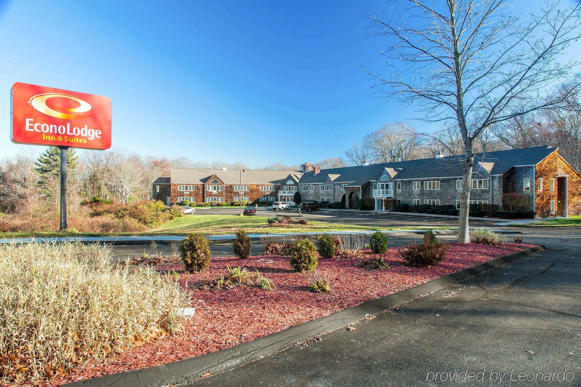Econo Lodge Inn & Suites Ґротон Екстер'єр фото