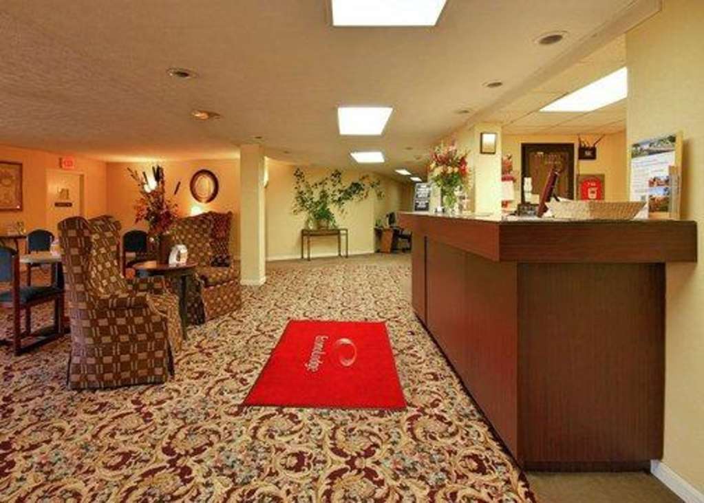 Econo Lodge Inn & Suites Ґротон Інтер'єр фото